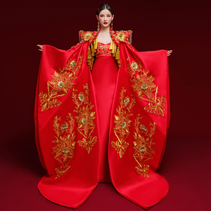 国潮模特走秀高端舞台拖尾演出服中国风表演主持人长款气质礼服女