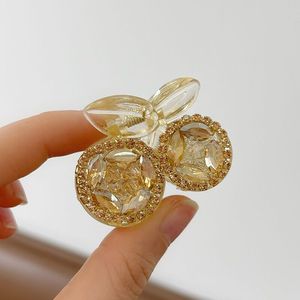 樱桃小抓夹水晶