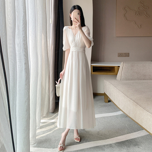连衣裙女2024年新款夏季气质韩版V领气质收腰泡泡袖长款白色裙子