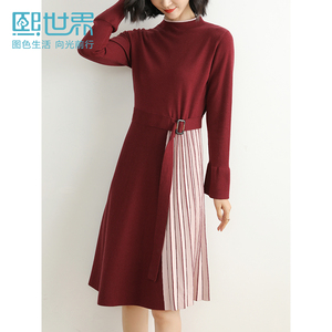熙世界官方旗舰店女装正品牌2020秋冬季新款高领百褶连衣裙子时尚