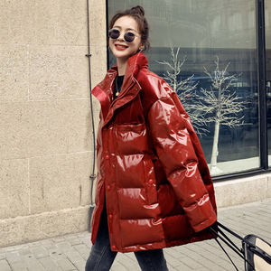 红色亮面羽绒服女短款亮皮漆皮绒布拼接白鸭绒2020年新款冬季外套