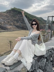 kumikumi气质白色吊带连衣裙蕾丝蛋糕裙女夏季百搭灰色开衫两件套