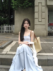 kumikumi温柔风蓝色吊带连衣裙女夏季气质修身木耳边蛋糕裙A字裙