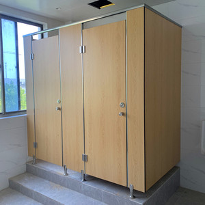 厕所隔断办公室