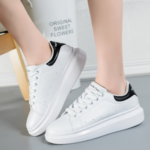 女童鞋子秋天白色透气休闲运动鞋10女孩时尚板鞋12学生小白鞋15岁