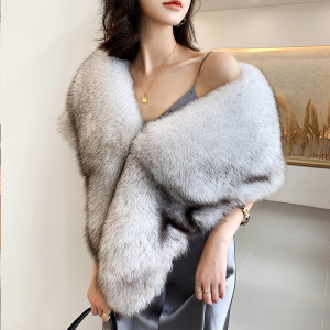 整只狐狸毛大披肩韩版走秀款时尚婚礼宴会保暖皮草斗篷秋冬季外套