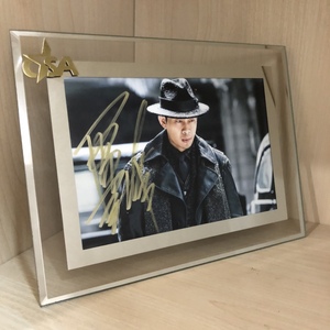 张译亲笔签名照,厦门金鸡奖签,最佳男主角,有证书,含玻璃相框