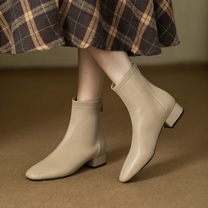 羊皮低跟小方头秋冬女鞋2023新款方跟真皮显瘦女靴子卡其色短靴女