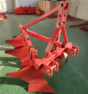 拖拉机带三铧犁 325型号铧式犁 农用耕地犁 三铧式犁