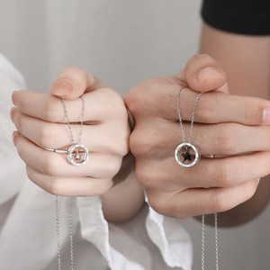 闺蜜项链女一对ins