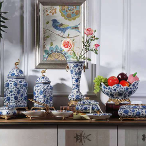 青花瓷软装饰品摆件欧式美式古典客厅茶几三件套陶瓷配铜家居摆设