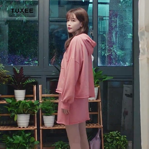 tuxee与晨同光孙怡黎初瑶同款衣服女秋季新款宽松短款连帽卫衣