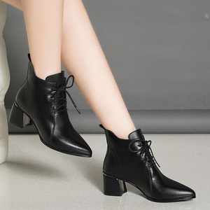 足意尔康女靴冬新款高跟粗跟真皮系带马丁靴尖头百搭女短靴软皮鞋