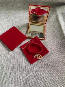 专柜赠品阿玛尼红色丝绒折叠化妆镜随身双面镜子放大功能手绳手链