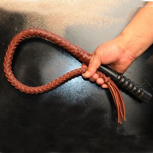 手拍皮带白色放牧鞭子牛皮鞭马鞭调教训犬赛马甩鞭马术防身鞭