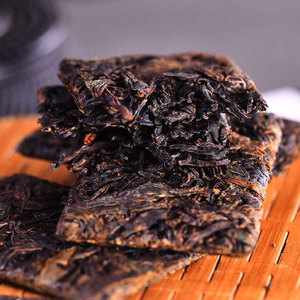 2020新货贵州石阡苔茶紫孔雀红茶片高山云雾古树紫芽手工新茶90g