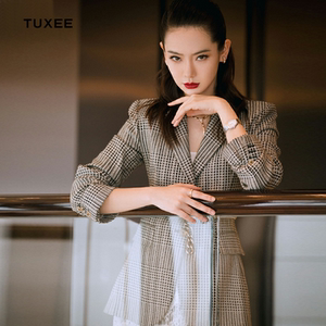 韩薇女装淘宝tuxee戚薇明星同款格子小西服西装女士时尚2020年春款