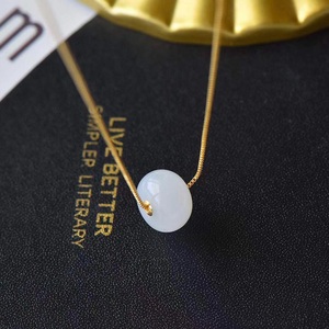 天然新疆和田白玉路路通吊坠锁骨链18k金镶嵌面包扣转运珠项链女