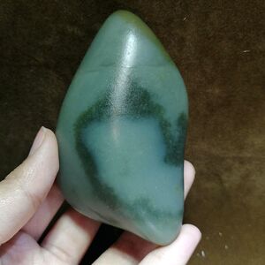 191克和田青玉籽料沙枣青原石鸭蛋青翠色玉石美人头像顺手把玩料