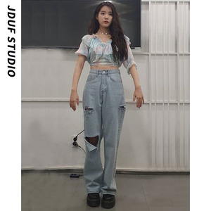 iu同款浅蓝色高腰破洞牛仔裤女2022年夏季新款宽松直筒显瘦阔脚裤