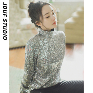 银色亮片上衣显瘦