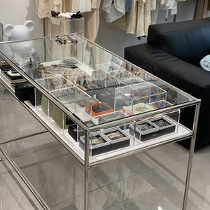 服装店展示桌子中间摆放不锈钢玻璃中岛台办公桌创意长方形流水