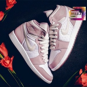 乔丹1代 jordan1retro aj1淡雅粉 乔1樱花粉女子篮球鞋832596-025