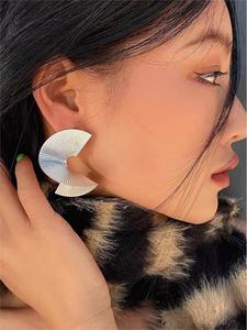 欧美小众设计感褶皱波浪纹耳环立体金属扇形耳钉独特设计气质耳饰
