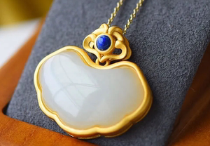 金镶和田玉吊坠如意