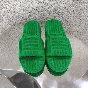 2021新款mona同款绿色q-bv毛毛拖鞋外穿平底厚底增高一字棉拖鞋女