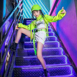 女童潮酷嘻哈街舞服装夏季儿童爵士舞演出服少儿帅气表演套装女孩
