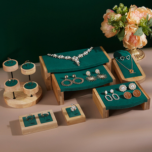 花新陈列 耳环展示架手镯首饰摆放展台商场轻奢高档绿色绒布套装