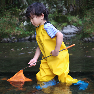 儿童玩水连体下水裤幼儿园防水衣服赶海小孩雨鞋男女抓鱼雨裤沙滩