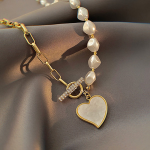 爱心珍珠项链女轻奢小众设计感金属拼接锁骨链气质高级颈链毛衣链