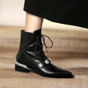 KumiKiwa卡米女鞋2020时尚个性水钻系带粗跟女短靴1