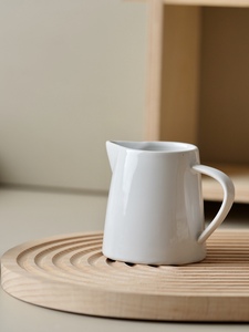 韩式纯白陶瓷小奶盅咖啡奶壶拉花壶调料壶围炉煮茶小茶杯釉下彩