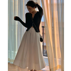 赫本风高腰大摆伞裙子女早春季中长款a字白色半身裙配的上衣薄款