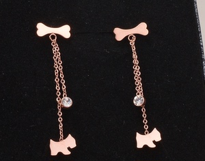 厂家直批 新年新款骨头吊小狗吊小钻耳钉女款耳环 日韩百搭款特价