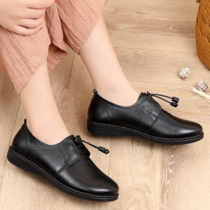 38妇女节礼品真皮平底妈妈鞋中老年软底女单鞋43大码老人鞋41透气