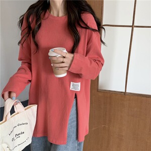 西瓜红下摆开衫长袖t恤女打底衫2022入秋新款配鲨鱼裤的别致上衣