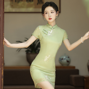 绿色旗袍改良年轻款少女小个子150cm显高短款刺绣日常新中式夏季