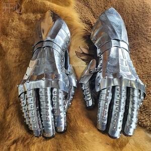 订购-哥特式板甲手套鳞片指铁手 中世纪铠甲护手 真人可穿戴包
