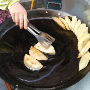 烙饼铁锅煎饼锅摆摊商用大号平底锅煎包铸铁锅无涂层传统老式双耳