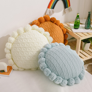 游梨 北欧风圆形毛球球针织抱枕手工毛线编织靠垫沙发章鱼靠枕