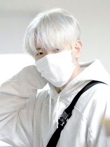 假发男纯白色齐刘海自然蓬松短发浅棕色潮流个性男士发型设计发套