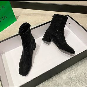 贝贝女鞋坊--2021夏季新款粗跟不免黑钻短靴72424旗舰版