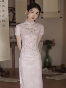 紫色新中式旗袍女2024夏新款高端改良气质刺绣年轻款中长款连衣裙