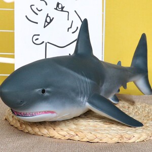大鲨鱼玩具儿童