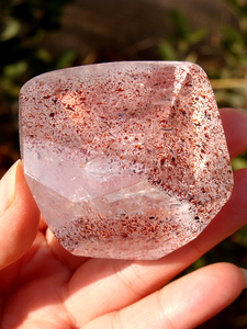 灵澈稀缺珍品 纯天然大颗红超七彩虹双色云母水晶随形石手把件