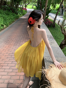 法式绝美纯欲性感露背黄色吊带连衣裙仙女夏季三亚海边度假沙滩裙